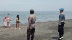 Antisipasi 3C, Polsek Lembar Gencarkan Patroli Wisata Pantai Cemare