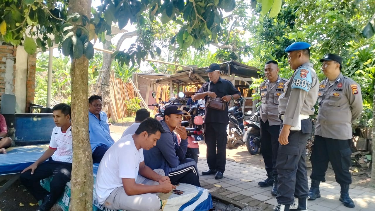 Polisi dan Warga Lembar Kompak Wujudkan Lingkungan Aman