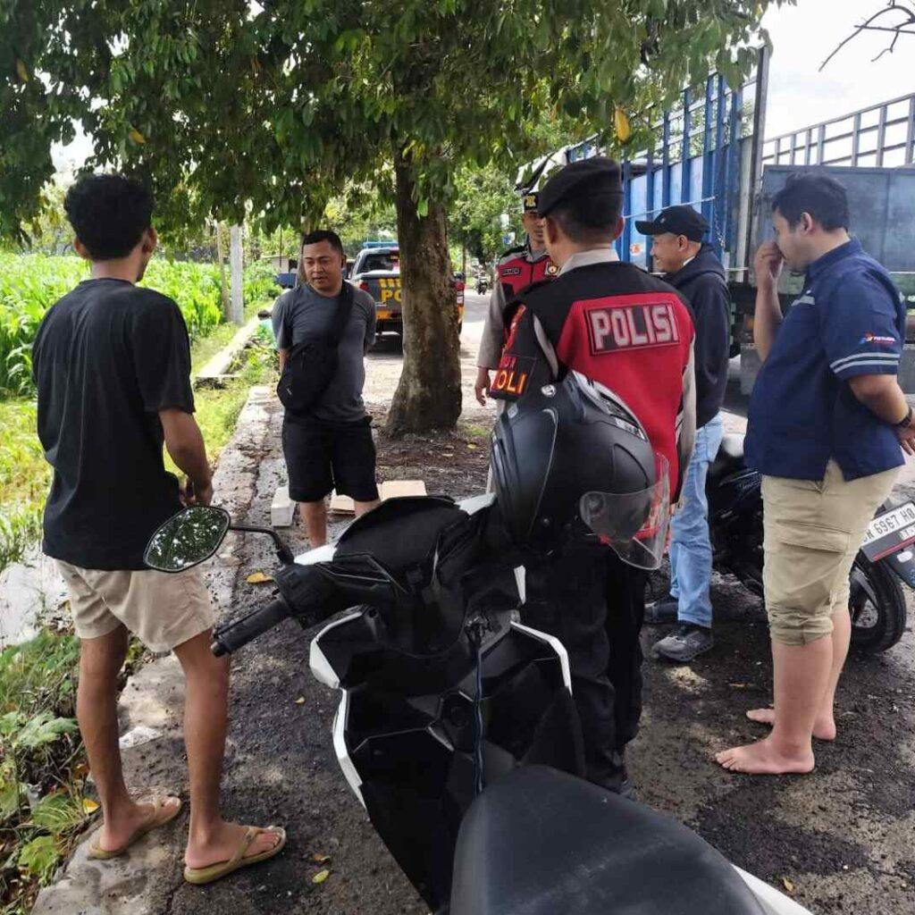 Warga Mesangguk Antusias, Polisi Sosialisasikan Layanan Darurat KEMOS 110