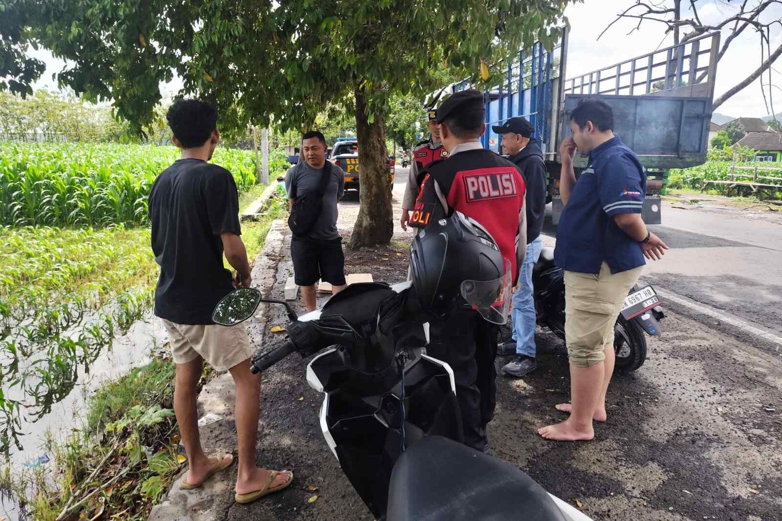 Warga Mesangguk Antusias, Polisi Sosialisasikan Layanan Darurat KEMOS 110