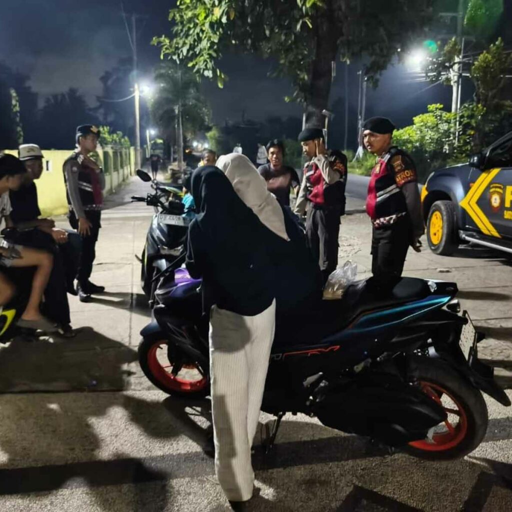 Ajak Warga Waspada, Polisi Lombok Barat Intensifkan Patroli Dialogis